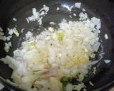 A picture of step 2 of Spring Onion & Red Capsicum Pasta.