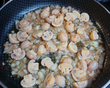 Foto del paso 2 de la receta: Jamoncitos en salsa cremosa
