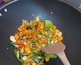 Foto langkah ke 2 dari resep Oseng bunga bawang.