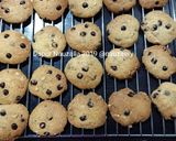 Foto langkah ke 7 dari resep Vanilla Chocochips Cookies.