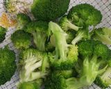 Foto del paso 1 de la receta: Brócoli rebozado con parmesano