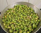 A picture of step 1 of Fresh Green Chickpeas Salad.