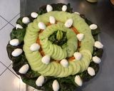 Une image de l'étape 10 de Salade de concombre aux carottes râpées,laitue rouge et mozzarella di buffala.