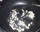 A picture of step 4 of Chicken chow mein.