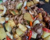 Foto langkah ke 3 dari resep Oseng ati dan kentang.