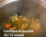 Foto del passaggio 4 della ricetta Busiate con tenerumi, zucca e fiori
