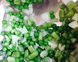 Joghurtos zöldborsó krémleves recept fázis 2 fotója