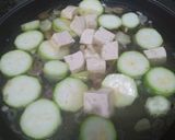 Foto langkah ke 3 dari resep Sayur Oyong Tahu Simpel.