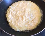 Foto langkah ke 3 dari resep Dadar Telur Tahu Keju (B'fast 🌤).