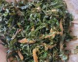 Foto langkah ke 4 dari resep Kering daun melinjo dan ikan asin jambrong.