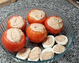 Foto del paso 3 de la receta: Tomates rellenos con atún 🍅