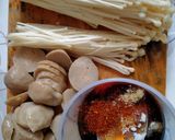 Foto langkah ke 1 dari resep Tumis Enoki Baso Pedas.