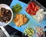 Hình bước làm 1 của món Lườn gà xào củ quả