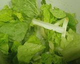 Hình bước làm 2 của món Cải xoăn xào hải sản