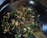 Foto langkah ke 4 dari resep Nasi Gurih Ikan Pindang.