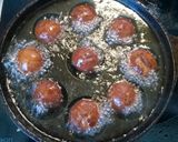 A picture of step 4 of Unniyappam.