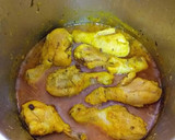 Foto del paso 14 de la receta: Muslos de pollo al curry madrás con azafrán infusionado