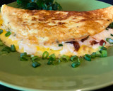 Foto del paso 8 de la receta: Omelette con Tocino Crujiente, Vegetales y Queso Mozzarella