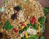 Foto langkah ke 4 dari resep Mie Goreng Tek-Tek.
