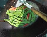 Foto langkah ke 2 dari resep Tumis Kacang Panjang Campur Ampela.