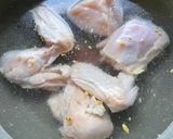 Gambar langkah 4 resipi Mee Ayam.