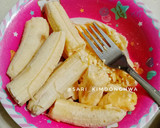 Foto langkah ke 1 dari resep Banana Choco Chips Soft Cookies.