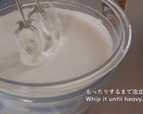 A picture of step 12 of Strawberry Naked Cake / Strawberry Shortcake.