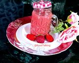 A picture of step 3 of Strawberry Smoothie.