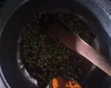 A picture of step 1 of Tumeric Matoke.