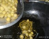 A picture of step 2 of Masala choley.