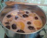 Szilva gyümölcsleves recept fázis 3 fotója
