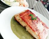 Foto del paso 9 de la receta: Salmón dorado sobre salsa de perejil 🌿✨