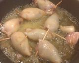 Foto del paso 9 de la receta: Chipirones en su tinta rellenos de huevo de codorniz atún y surimi
