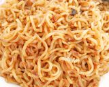 Foto langkah ke 3 dari resep Indomie Kencur Pedas Manis.