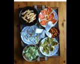 Une image de l'étape 6 de Apéritif maison : feuilletés au fromage tortillas façon tapas saumon concombre pesto d olives.