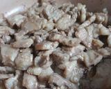 Hình bước làm 1 của món Mắm ruốc kho thịt đơn giản