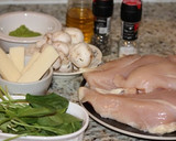 Foto del paso 1 de la receta: Pechuga de pollo (Rellena de Queso y Espinaca con crema de hongos!