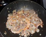 Foto del paso 3 de la receta: Pasta con camarones al vino blanco