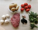 Foto del paso 1 de la receta: Bistec con papas en chile morita