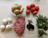 Foto del paso 1 de la receta: Bistec con papas en chile morita