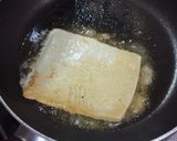 A picture of step 5 of Saganaki with Apricots and Graviera Cheese.