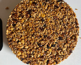 Foto del paso 2 de la receta: Barritas saludables de granola y chocolate