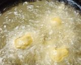 बटाटे वडे खजूर चटणी (Batate Vade Khajoor Chutney Recipe In Marathi) रेसिपी स्टेप 2 फोटो 