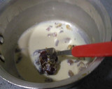 A picture of step 2 of Banana &Dates Shake.