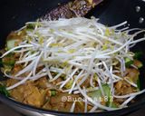 Foto langkah ke 6 dari resep "kwetiau goreng".