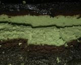 Foto langkah ke 9 dari resep Brownies kukus Coklat Pandan.
