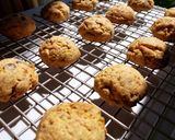 Foto langkah ke 6 dari resep Soft Chewy Cookies Chocochips.