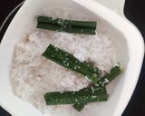 Gambar langkah 5 resipi Ubi Kayu Rebus Bersama Kelapa Parut Putih Kukus.