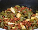 Foto del paso 3 de la receta: Tostadas de papa con chorizo y nopales en salsa verde