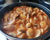 Foto del paso 9 de la receta: Champiñones con carne de puerco en salsa roja